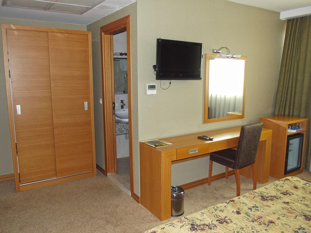 Pinar Elite Hotel Adana Pokoj fotografie