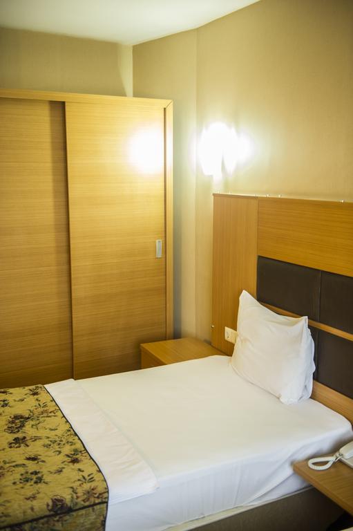 Pinar Elite Hotel Adana Pokoj fotografie