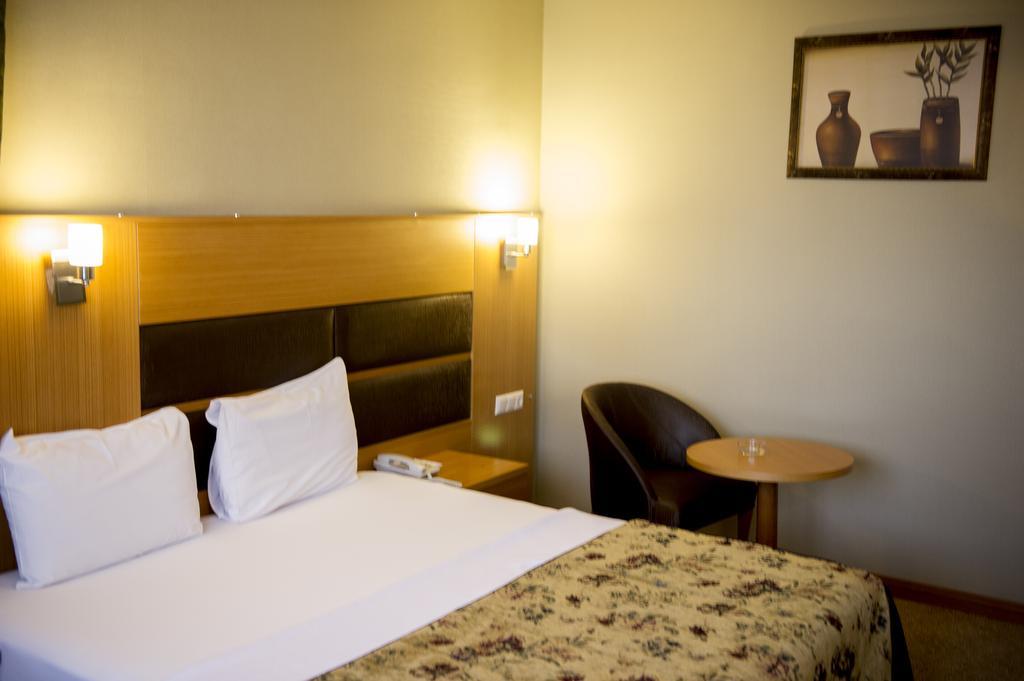 Pinar Elite Hotel Adana Pokoj fotografie