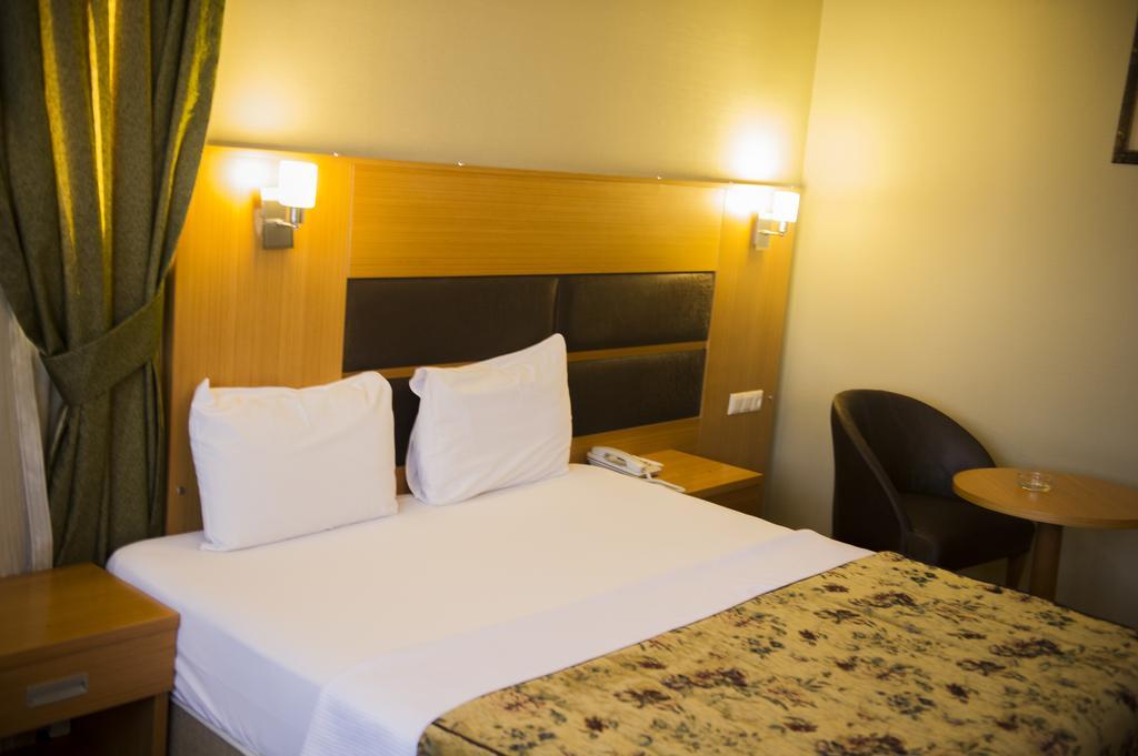 Pinar Elite Hotel Adana Pokoj fotografie