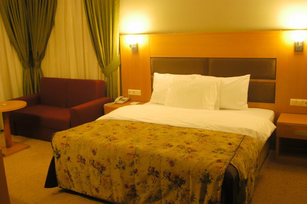 Pinar Elite Hotel Adana Pokoj fotografie