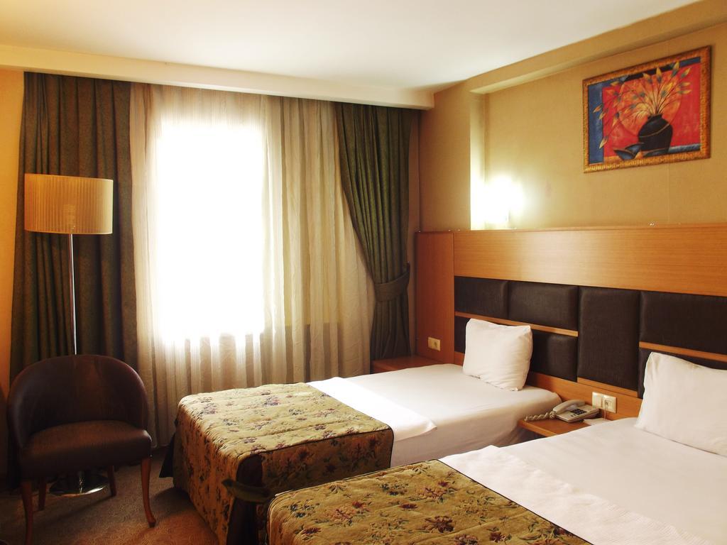 Pinar Elite Hotel Adana Pokoj fotografie